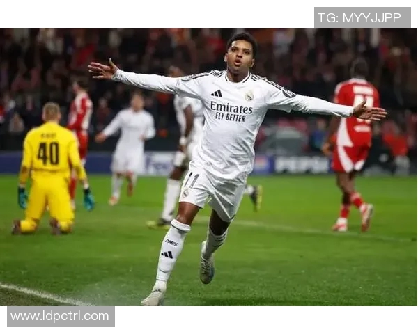 皇马需强化阿诺德与罗德里戈右路防守配合以提升整体战力 皇马需强化阿诺德与罗德里戈右路防守配合以提升整体战力